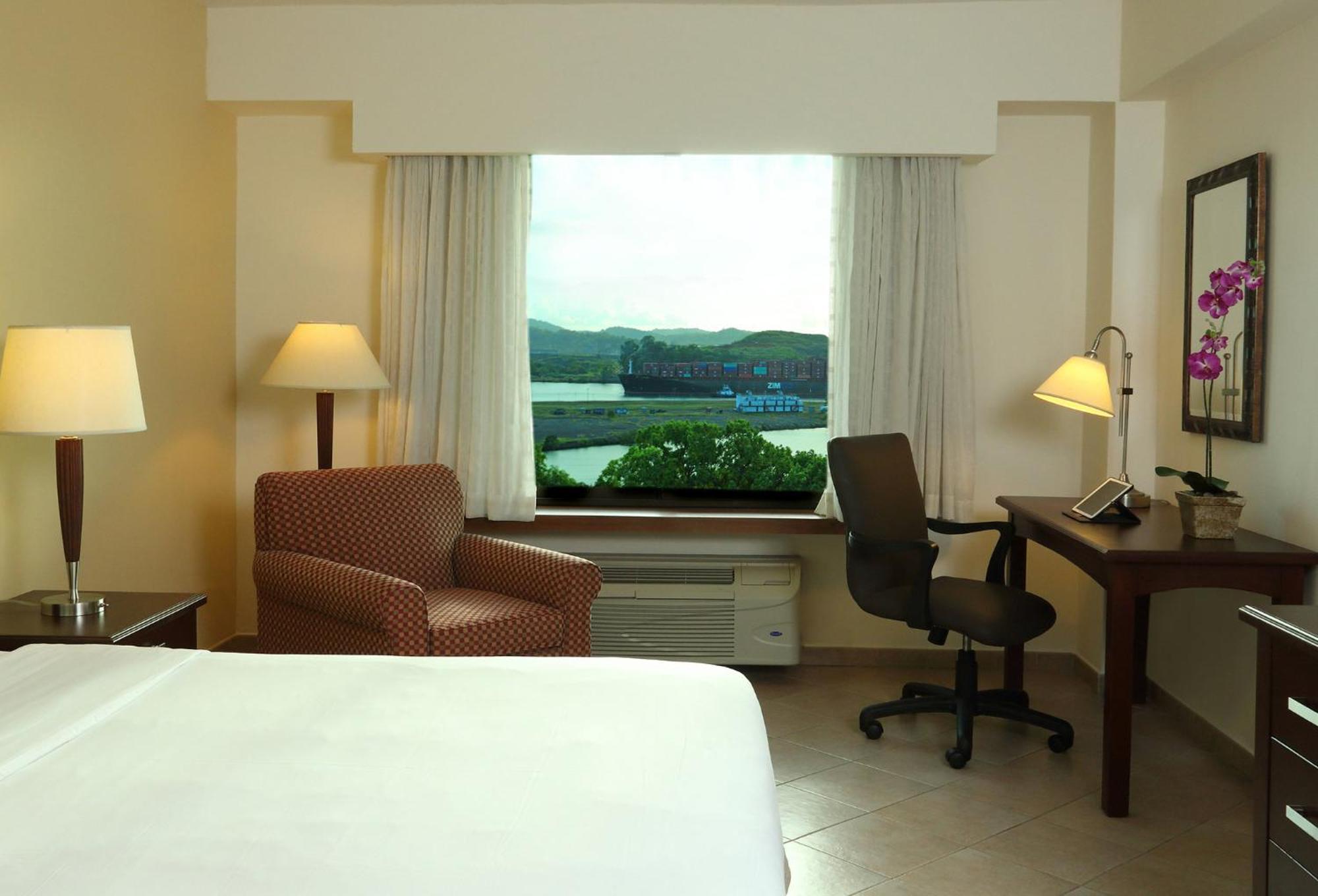 Hotel Canal By Ihg 4*